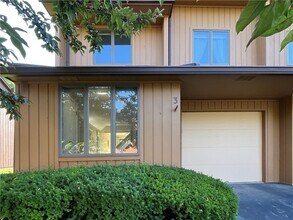 3 Treetop Dr in Fairport, NY - Building Photo - Building Photo