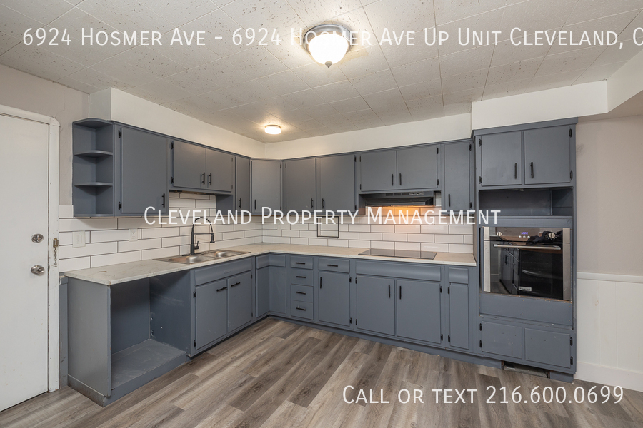 6924 Hosmer Ave in Cleveland, OH - Building Photo