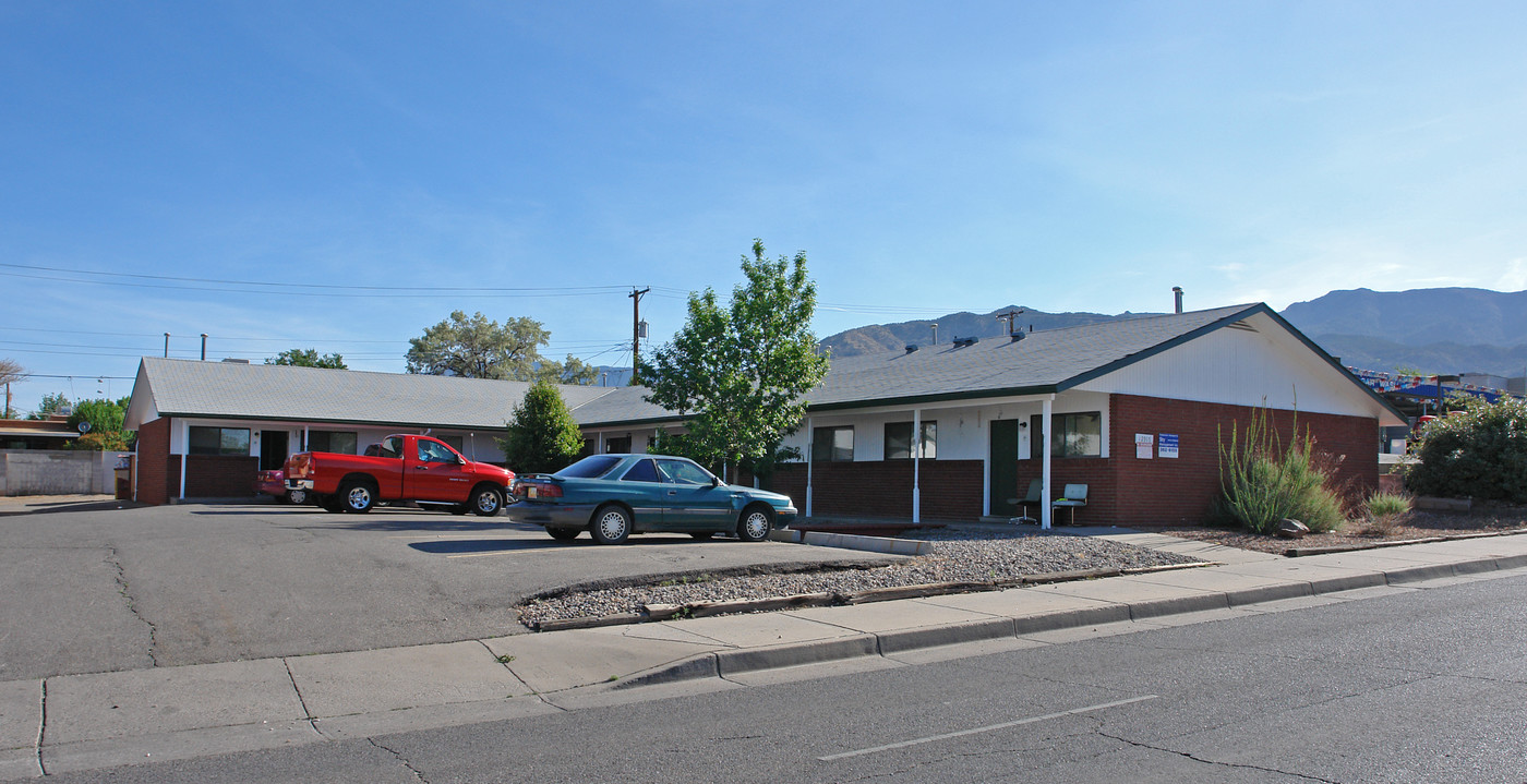 12917 Lomas Blvd NE in Albuquerque, NM - Building Photo