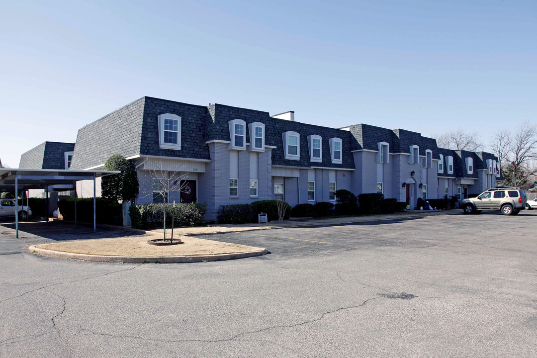 Barrington Condominiums in Oklahoma City, OK - Building Photo