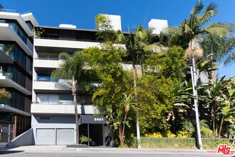 8401 Fountain Ave in West Hollywood, CA - Building Photo - Building Photo