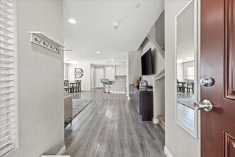 3041 Camino Sereno Ave in Henderson, NV - Building Photo - Building Photo