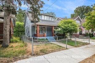 300 Valley Ave NW in Grand Rapids, MI - Building Photo