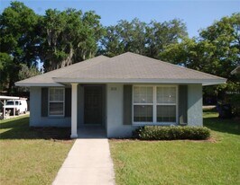 312 E Hibiscus Dr in Lakeland, FL - Building Photo