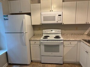 943 W Chatham St in Cary, NC - Building Photo - Building Photo