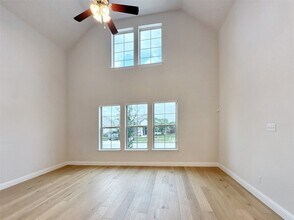 2021 Meliana Dr in Oak Point, TX - Foto de edificio - Building Photo