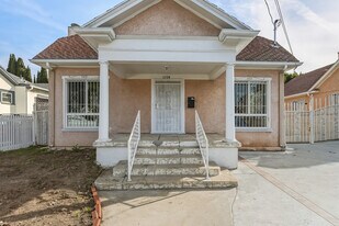 1174 N Alexandria Ave in Los Angeles, CA - Building Photo