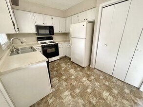 105 Colony Dr in Davenport, IA - Building Photo - Building Photo