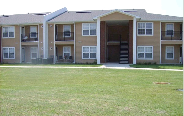 Ochlockonee Pointe Apartments in Midway, FL - Building Photo