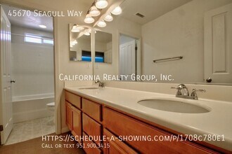 45670 Seagull Way in Temecula, CA - Foto de edificio - Building Photo