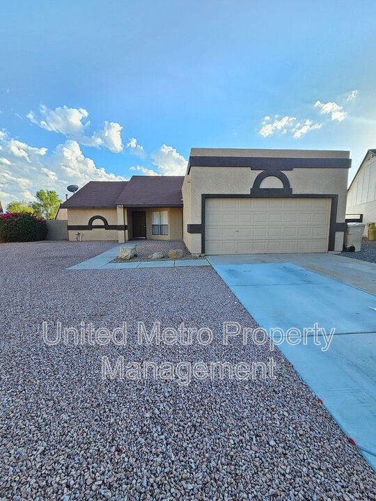 7423 W Sierra Vista Dr in Glendale, AZ - Building Photo