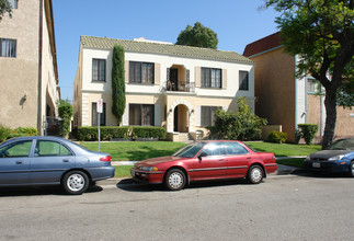 122 S Cedar St in Glendale, CA - Building Photo - Building Photo