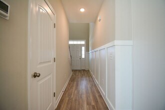 400 Anchor Hitch Ct in Sneads Ferry, NC - Building Photo - Building Photo