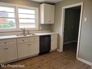 12055 Lawngate Rd in Athens, AL - Building Photo - Building Photo