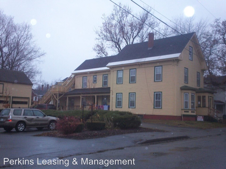 16 Park St in Waterville, ME - Building Photo