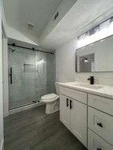 5773 Gatlin Ave in Orlando, FL - Building Photo - Building Photo
