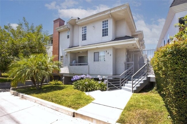 223 N Adams St in Glendale, CA - Building Photo - Building Photo
