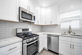 440 Longfellow Ave in Hermosa Beach, CA - Foto de edificio - Building Photo