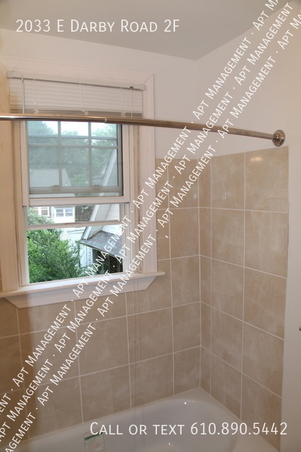 2033 E Darby Rd in Havertown, PA - Building Photo - Building Photo