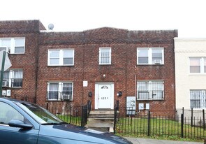 1223 Holbrook Ter NE in Washington, DC - Building Photo
