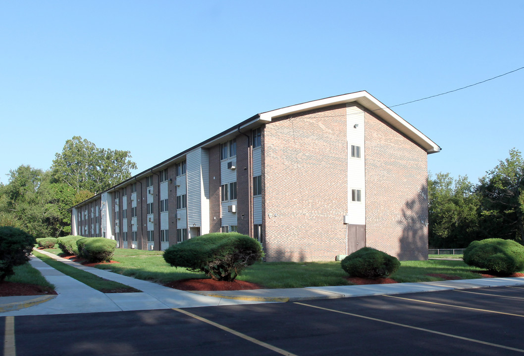 Mt Zion Suburban Apartments in Indianapolis, IN - Foto de edificio