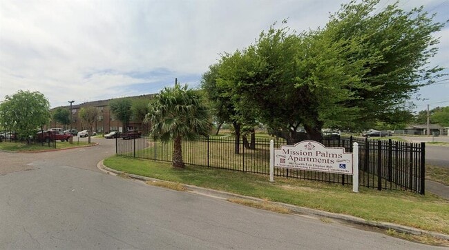 property at 900 Los Ebanos Rd