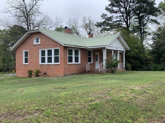 201 N Kinston Blvd in Pink Hill, NC - Building Photo