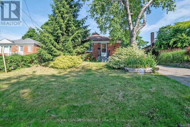 559 Drymen Crescent in Mississauga, ON - Building Photo - Building Photo