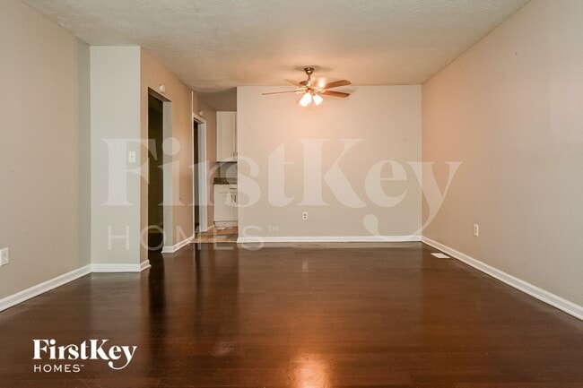 2211 Cherokee Valley Cir in Lithonia, GA - Building Photo - Building Photo