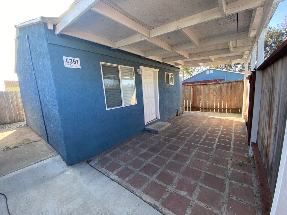 705 Dominion St in San Diego, CA - Foto de edificio