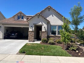 3213 Showcase Way in Modesto, CA - Building Photo