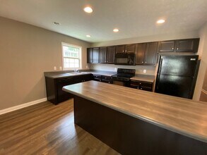 1248 Magnolia St in Bowling Green, KY - Building Photo - Building Photo