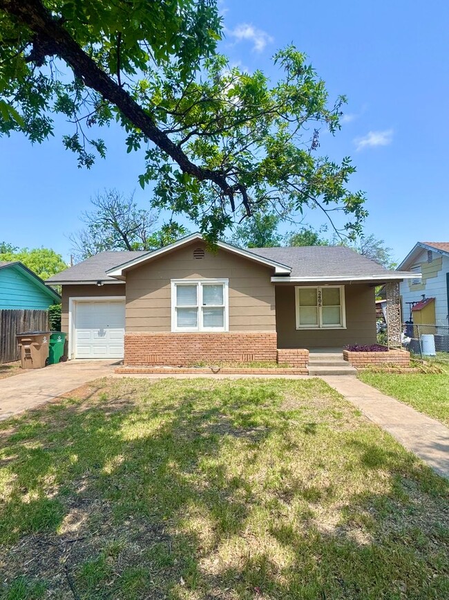 property at 2406 Chestnut St