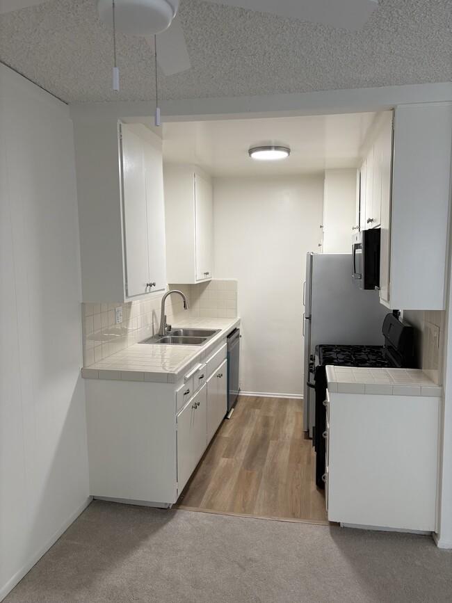 11168 Camarillo St, Unit #8