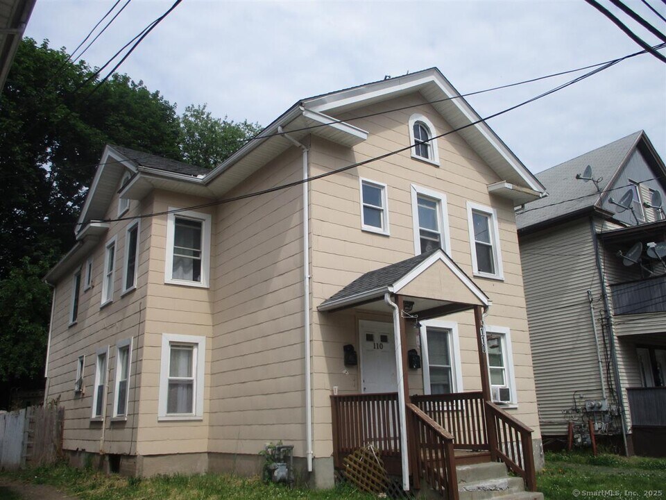 110 Franklin St in Meriden, CT - Building Photo