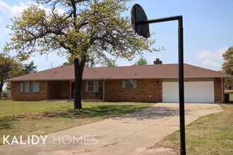 1891 Lytal Ln in Choctaw, OK - Building Photo - Building Photo