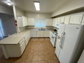 1410 E Lee St in Tucson, AZ - Building Photo - Building Photo