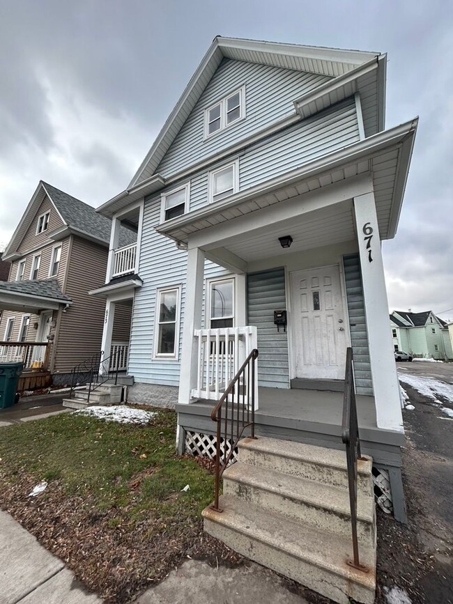 property at 671-673-673 S Goodman St