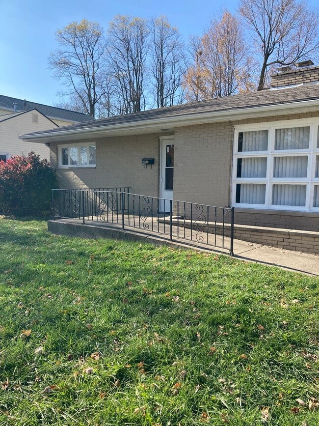 property at 801 S Ribble Ave