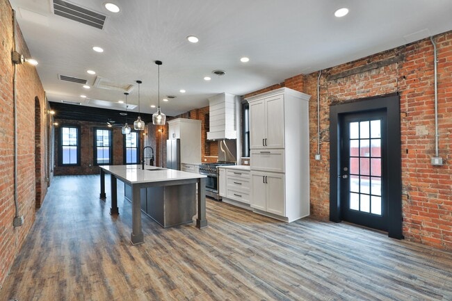 property at 370 S Washington Ave