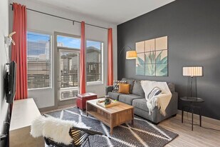 555 N College Ave in Tempe, AZ - Building Photo