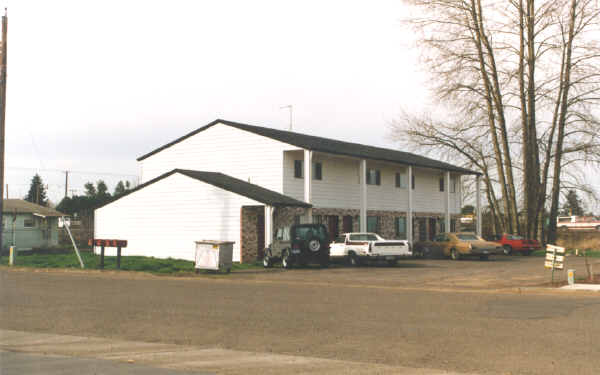 200 Water St in Molalla, OR - Building Photo