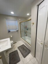 51 Lake Shore Ct, Unit 1 in Boston, MA - Building Photo - Building Photo