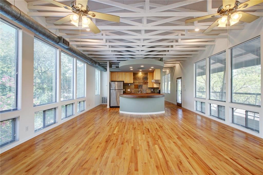 1308 W N Loop Blvd in Austin, TX - Foto de edificio