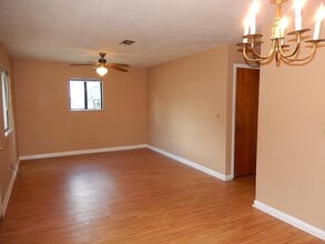 303 S Lipona Rd in Tallahassee, FL - Building Photo - Building Photo