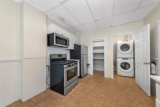 42 Brackett St, Unit 1 in Boston, MA - Building Photo - Building Photo