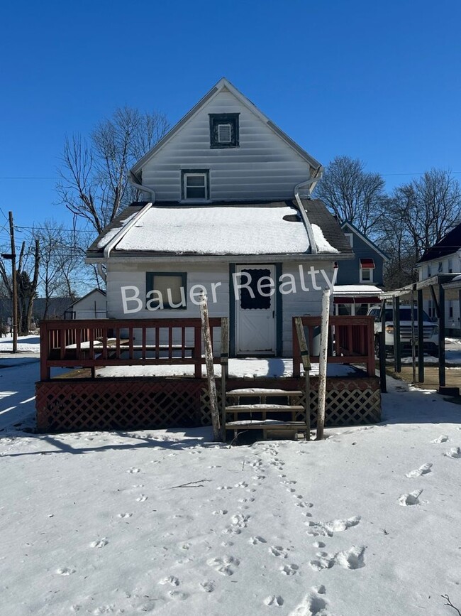 1048 Arch St in Ashland, OH - Building Photo - Building Photo