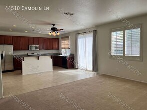 44510 Camolin Ln in Lancaster, CA - Building Photo - Building Photo
