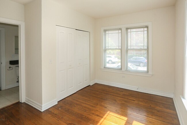 3824 N Sheffield Ave, Unit 1E in Chicago, IL - Building Photo - Building Photo