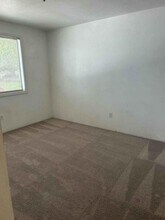 2215 Poplar Dr in Medford, OR - Building Photo - Building Photo
